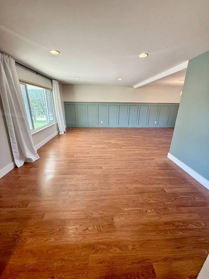 275 Meadowbrook Dr - Photo 2 of 14