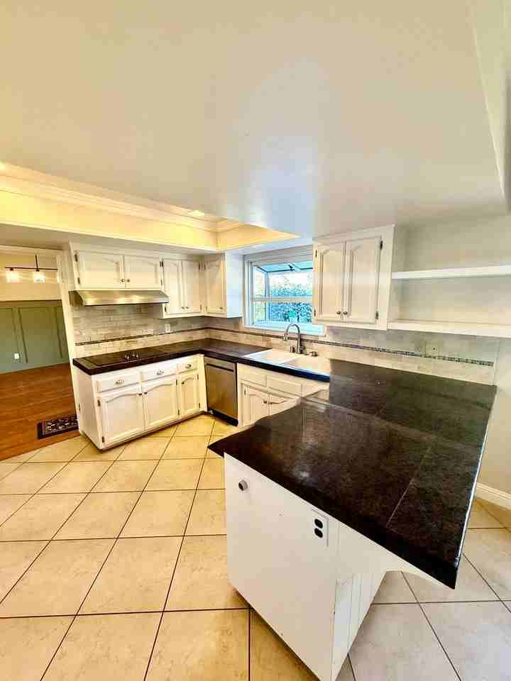 275 Meadowbrook Dr - Photo 5 of 14