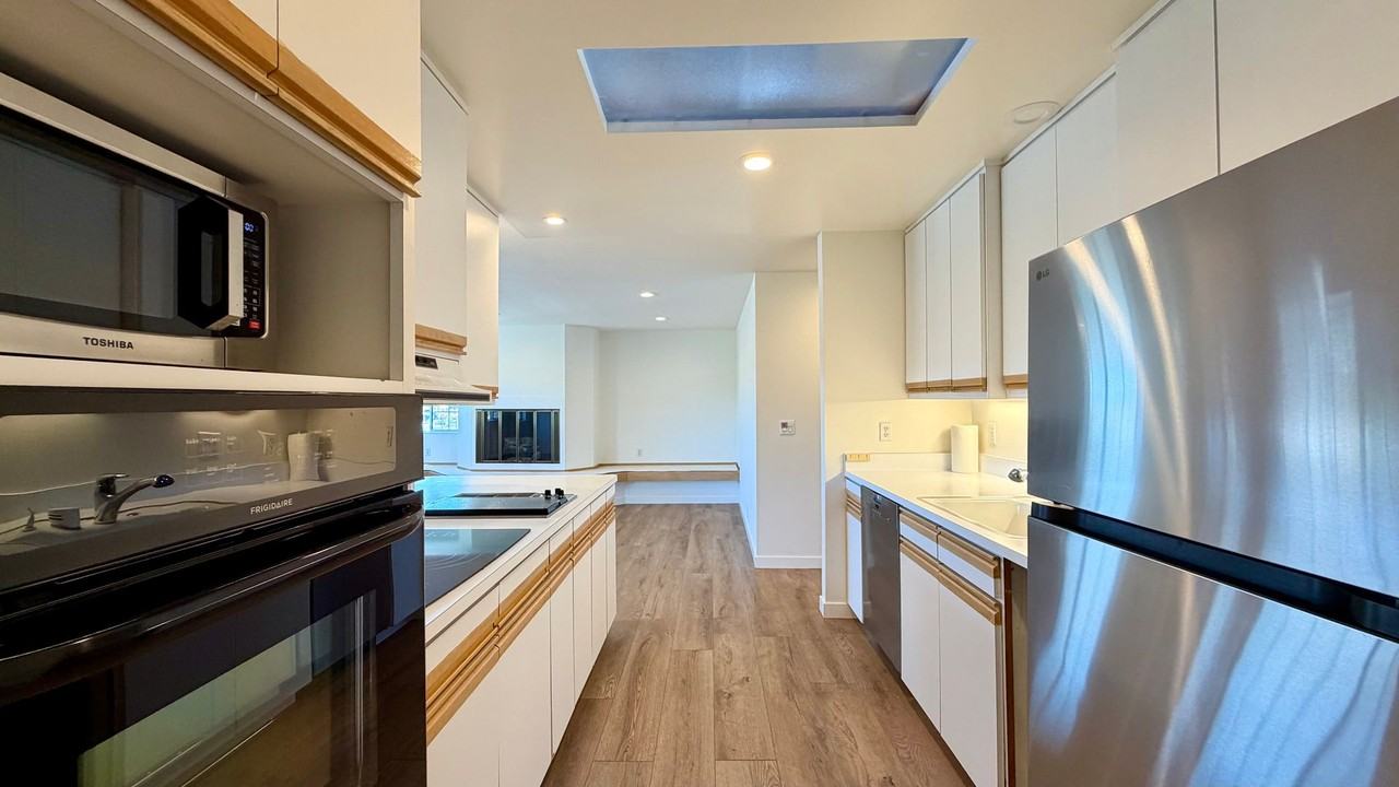 554 Miller Ave - Photo 4 of 16