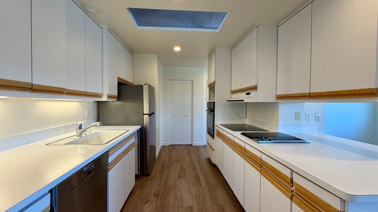 554 Miller Ave - Photo 5 of 16
