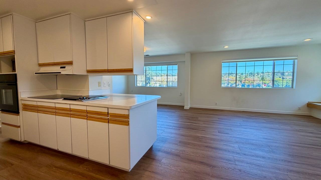 554 Miller Ave - Photo 6 of 16