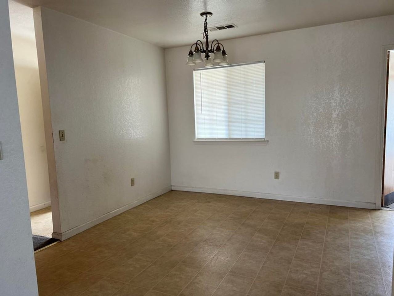 1536 Orchard St - Photo 5 of 6