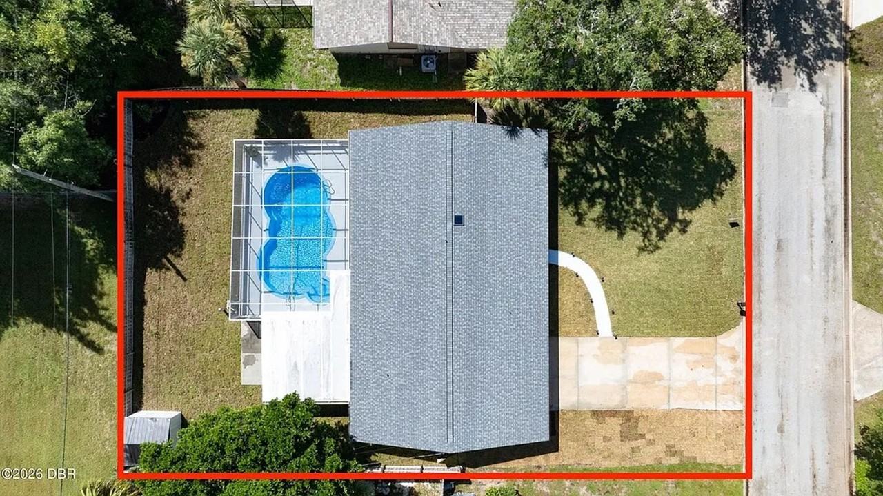 911 Woodmere Cir - Photo 3 of 25
