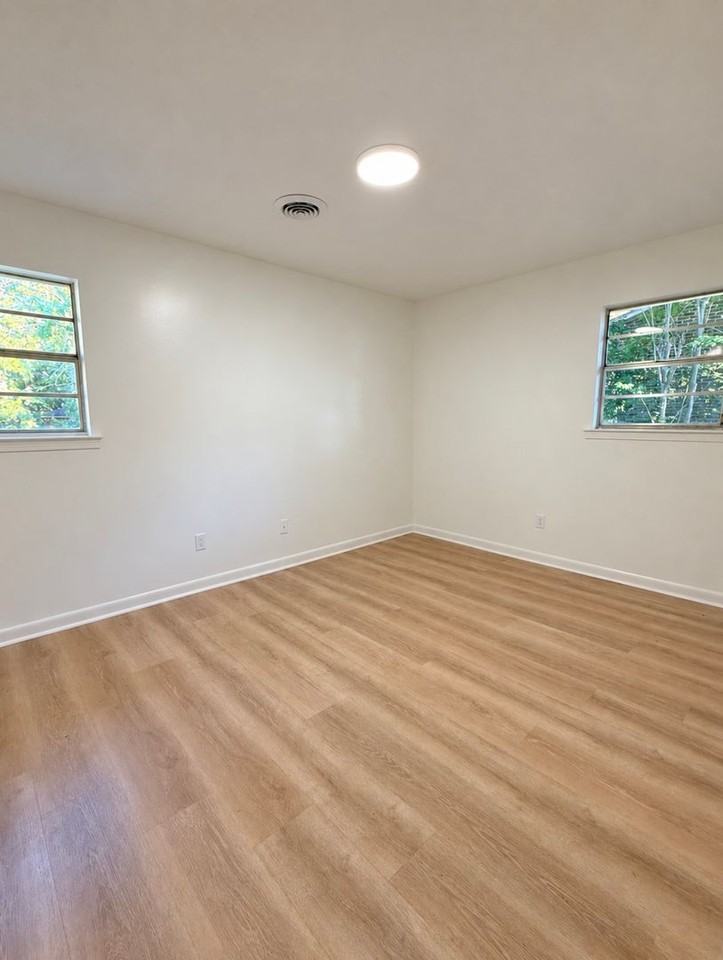 510 Placid Dr - Photo 3 of 21