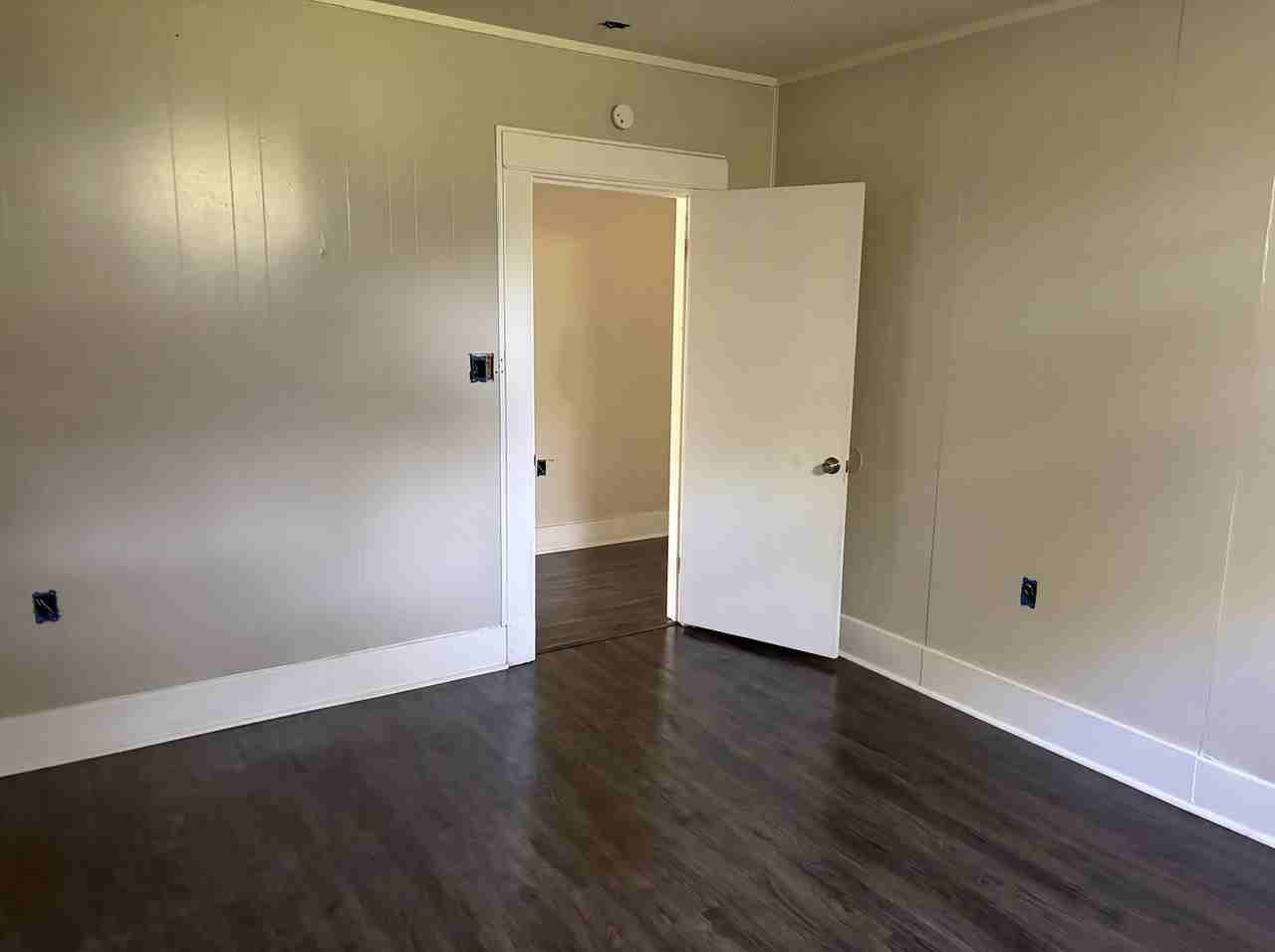 385 Walker Ave - Photo 2 of 9