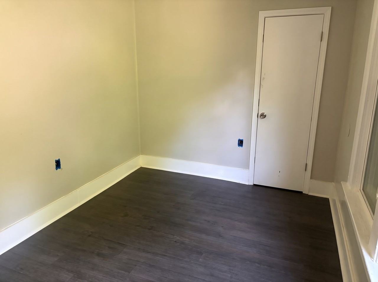 385 Walker Ave - Photo 4 of 9