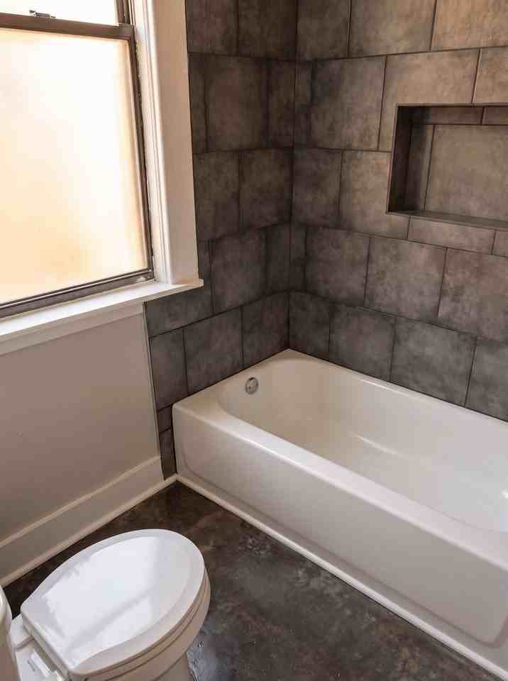 385 Walker Ave - Photo 5 of 9