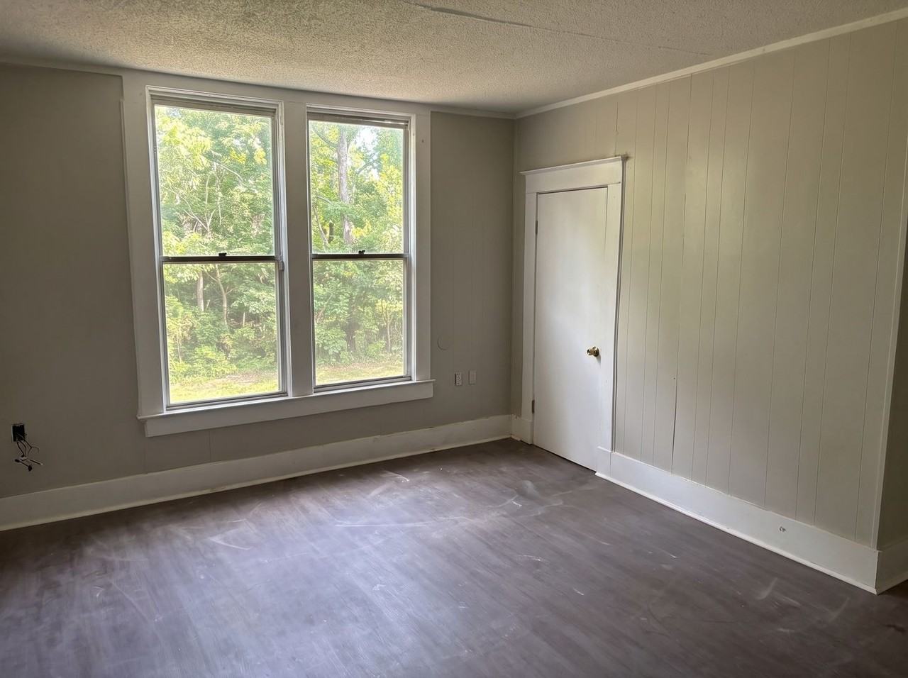 385 Walker Ave - Photo 7 of 9