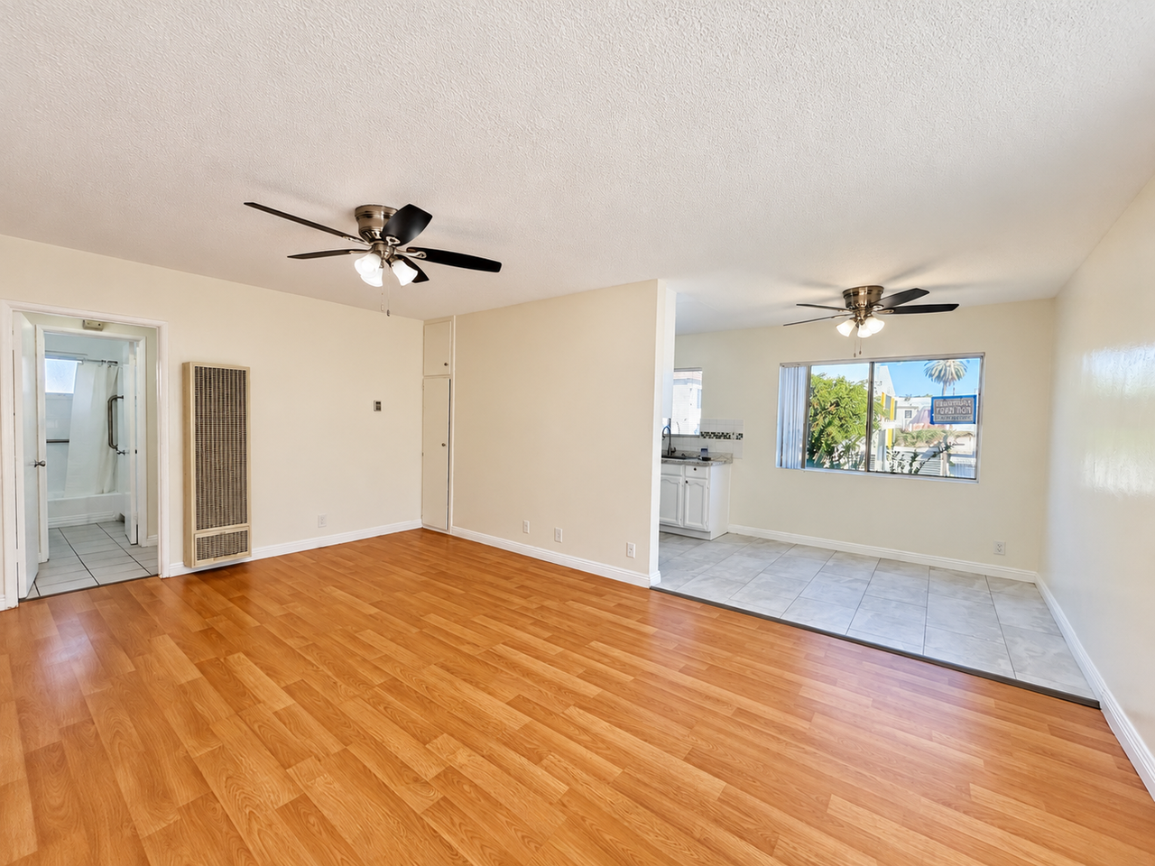 619 N Alexandria - Photo 2 of 17