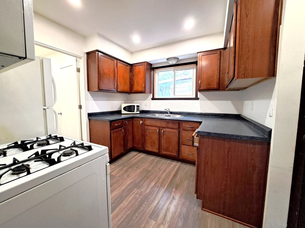 431 Randolph Ave - Photo 6 of 14
