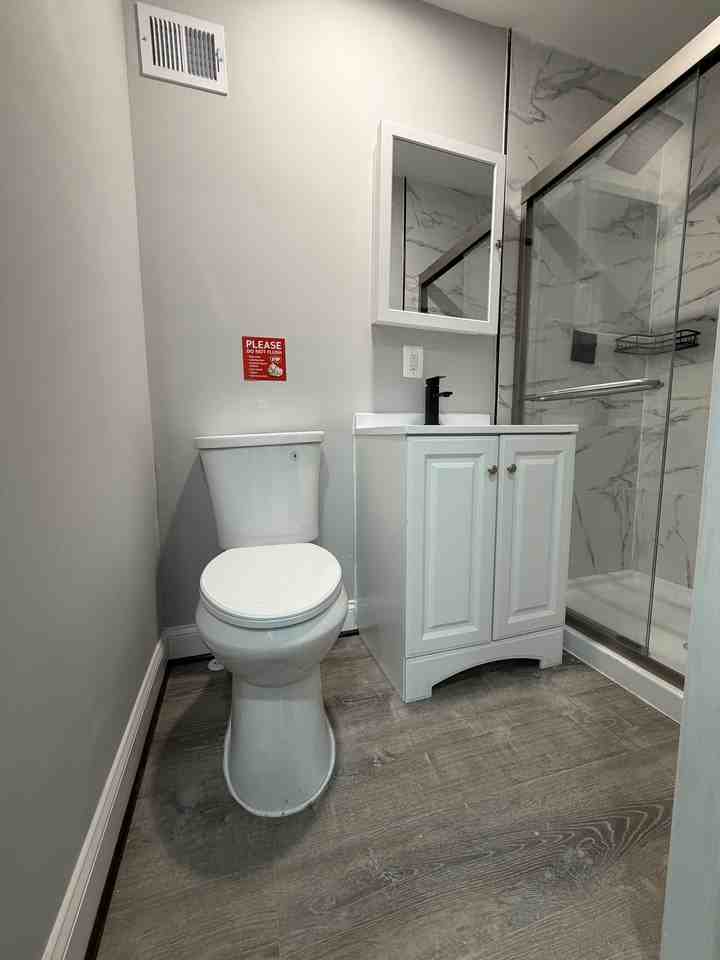 1640 East 32nd Street - Photo 4 of 19