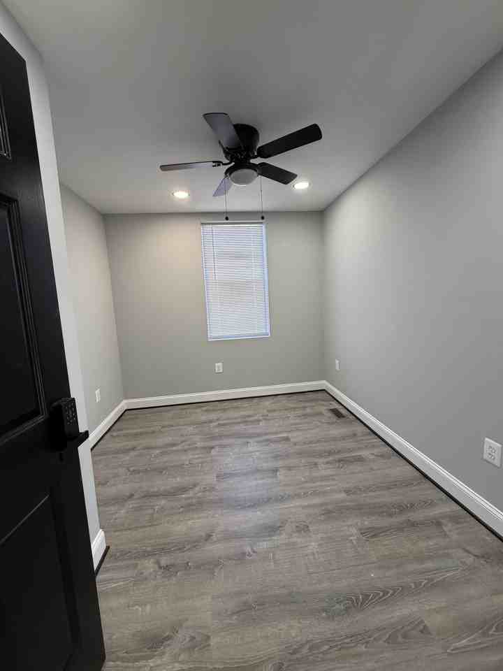 1640 East 32nd Street - Photo 6 of 19