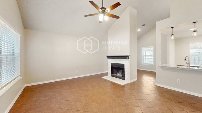 8724 Gaines Dr - Photo 5 of 29