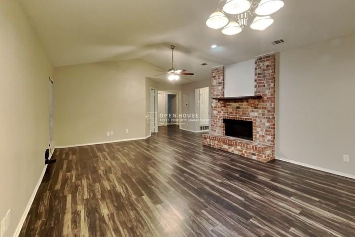 2602 Lake Valley Dr - Photo 6 of 20