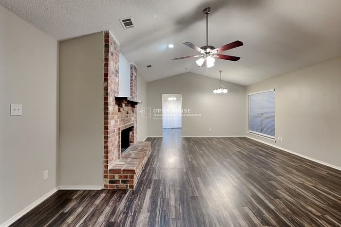 2602 Lake Valley Dr - Photo 7 of 20