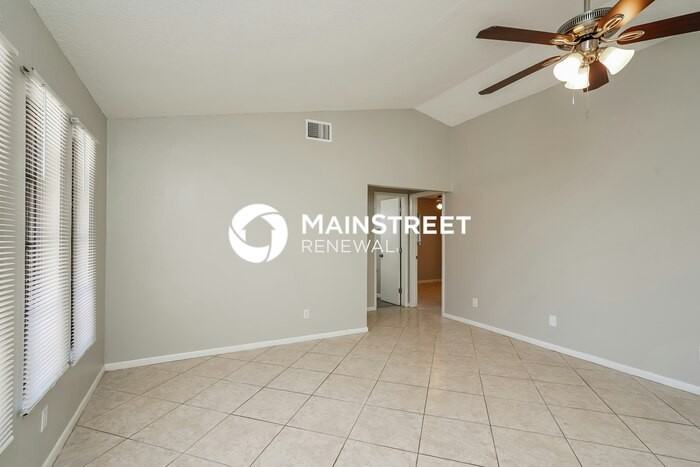 3010 Sw Santa Barbara Pl - Photo 2 of 16