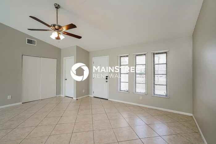 3010 Sw Santa Barbara Pl - Photo 3 of 16