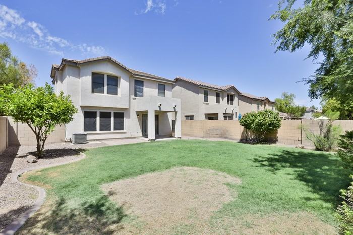 1421 N Thunderbird Ave - Photo 3 of 29