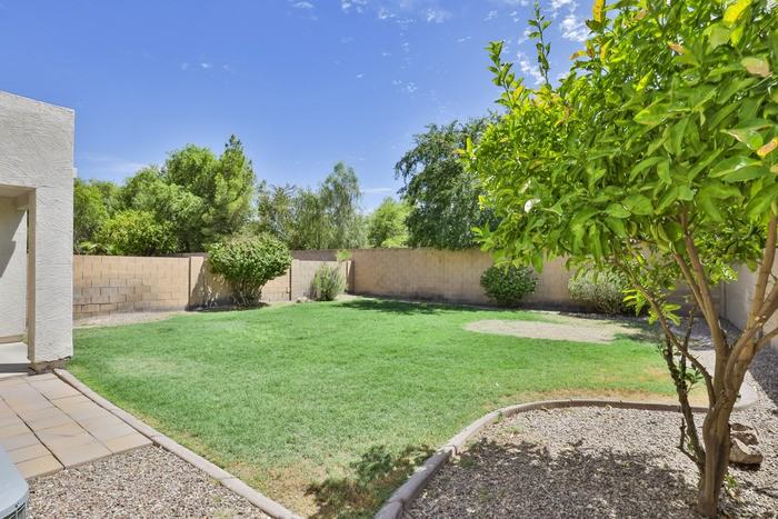 1421 N Thunderbird Ave - Photo 4 of 29