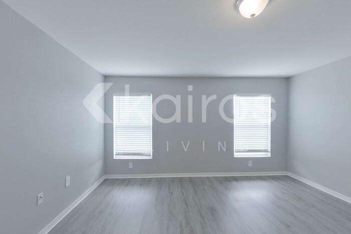 412 Ne 24th Ter - Photo 2 of 25