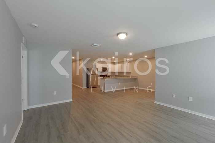 412 Ne 24th Ter - Photo 4 of 25