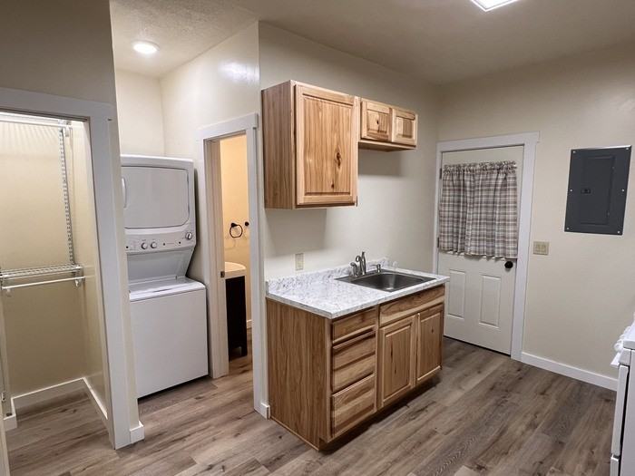721 S 2nd St W #B - Photo 6 of 11