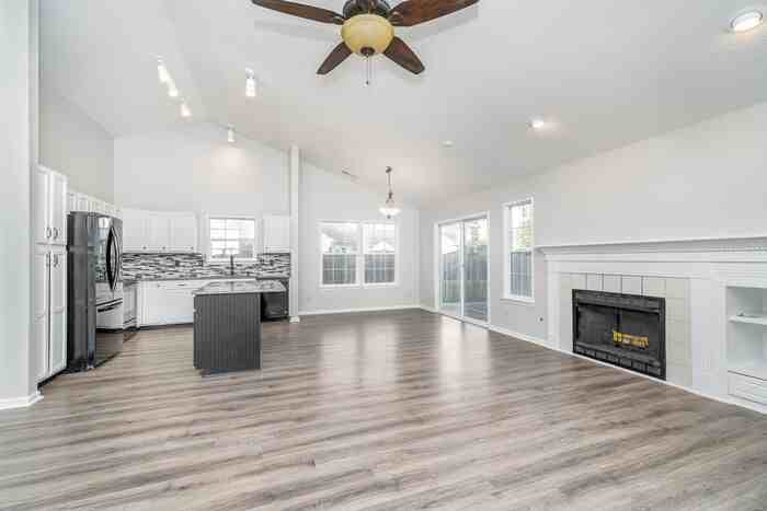 10419 Bristlecone Dr - Photo 6 of 25