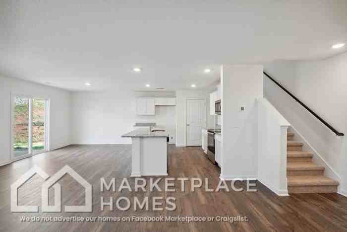 320 Everleigh Cir - Photo 5 of 33