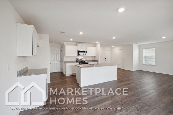 320 Everleigh Cir - Photo 7 of 33