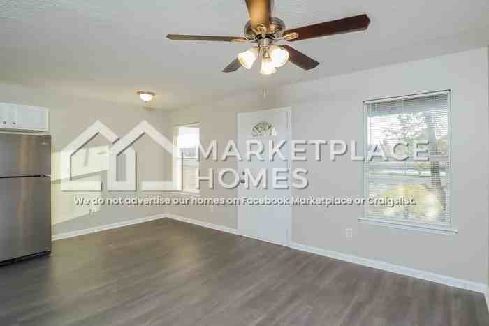 1123 S 11th St - Photo 2 of 17