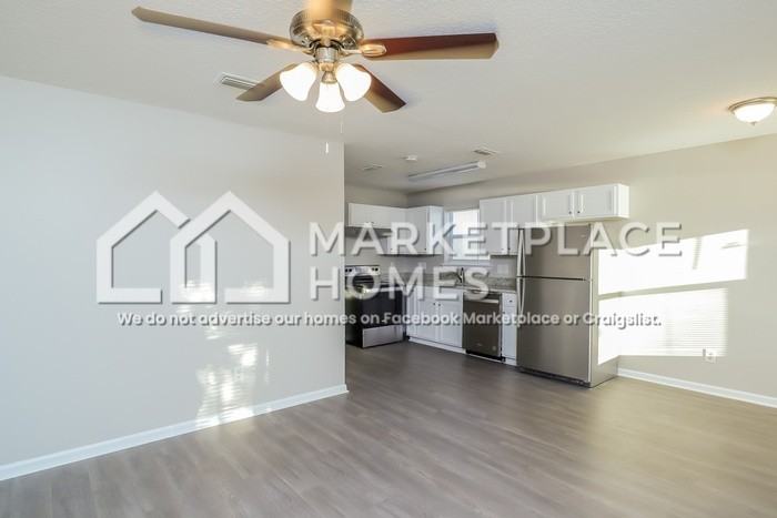 1123 S 11th St - Photo 3 of 17