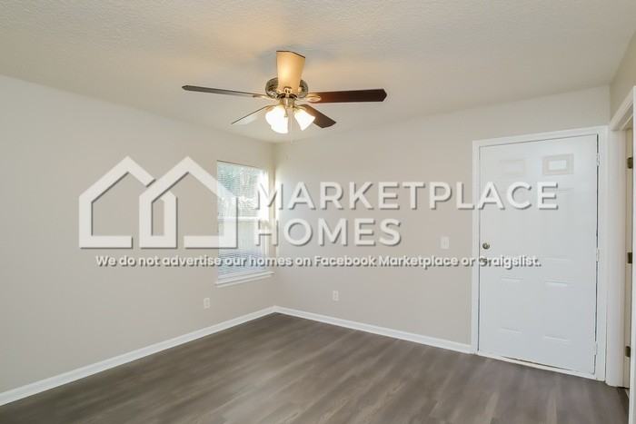 1123 S 11th St - Photo 7 of 17