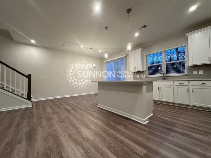 1019 Grays Mill Rd - Photo 3 of 22