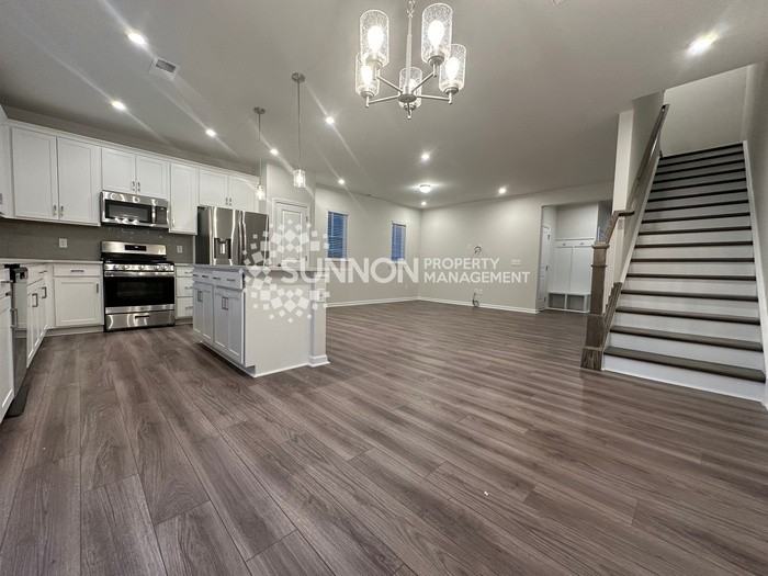 1019 Grays Mill Rd - Photo 5 of 22