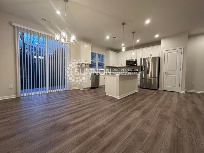 1019 Grays Mill Rd - Photo 6 of 22