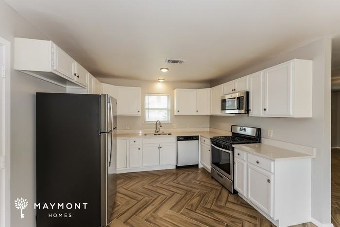 944 W Pleasant Run Rd - Photo 7 of 13