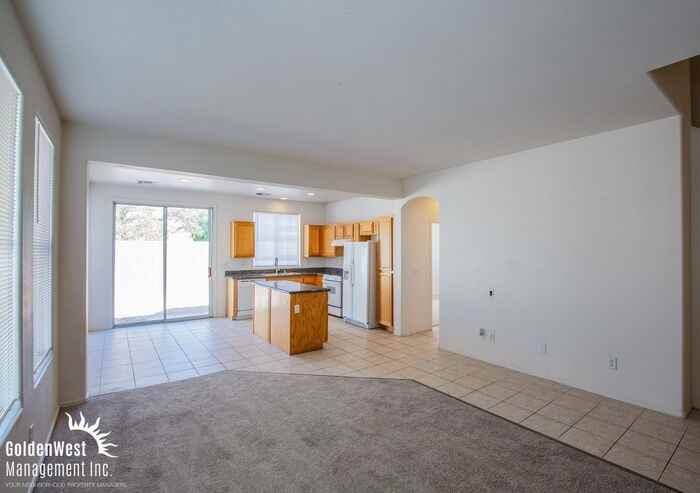 6212 Caddo Creek St - Photo 2 of 18