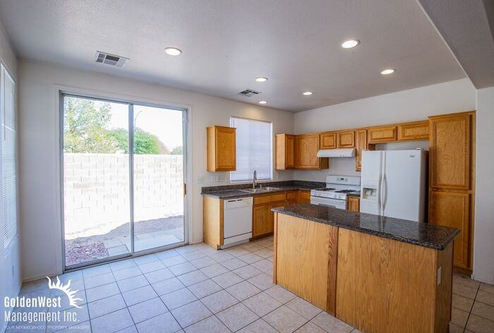 6212 Caddo Creek St - Photo 3 of 18