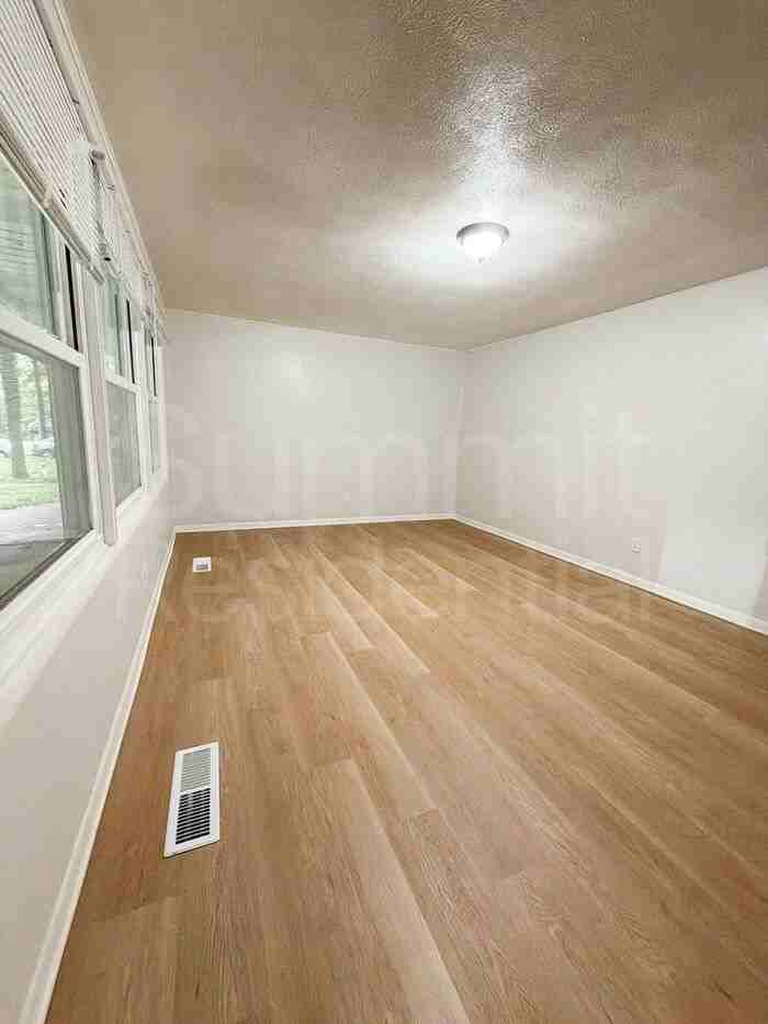 325 Charvid Ave - Photo 2 of 16