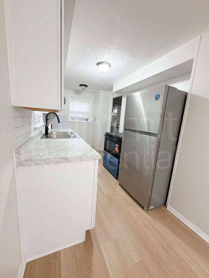 325 Charvid Ave - Photo 3 of 16