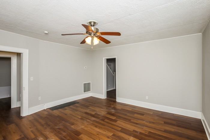 408 W Pitts St - Photo 6 of 12