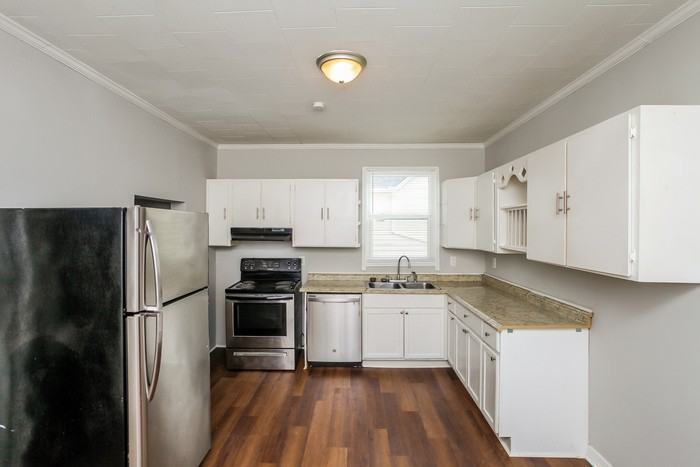 408 W Pitts St - Photo 7 of 12