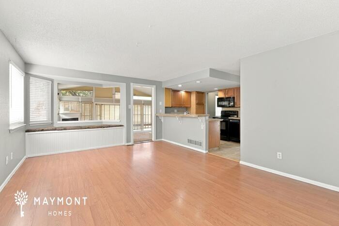 12083 Glencoe St - Photo 6 of 18