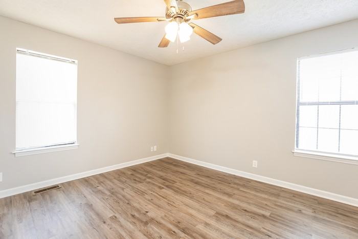 4405 Falling Leaf Ln - Photo 5 of 10