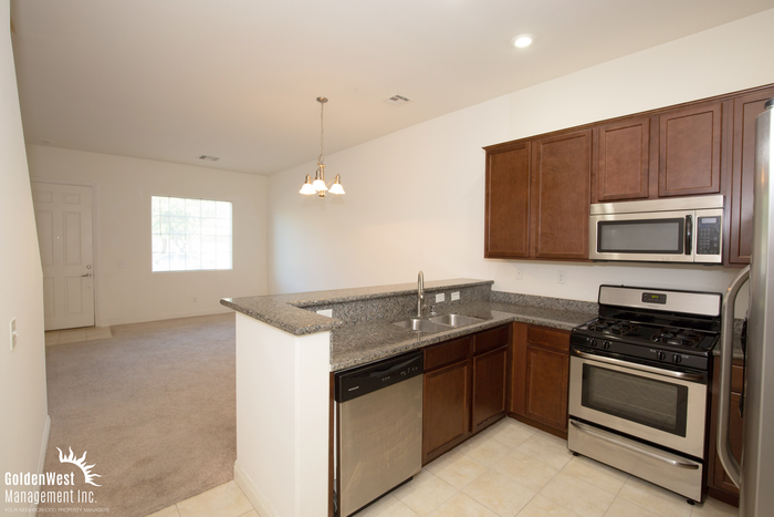 7548 Nicklin St - Photo 4 of 12