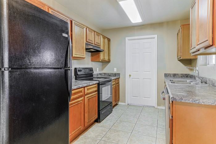 3550 N Zapotec Ave - Photo 2 of 8