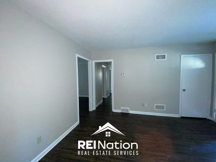 3749 Emerson Ave - Photo 3 of 14