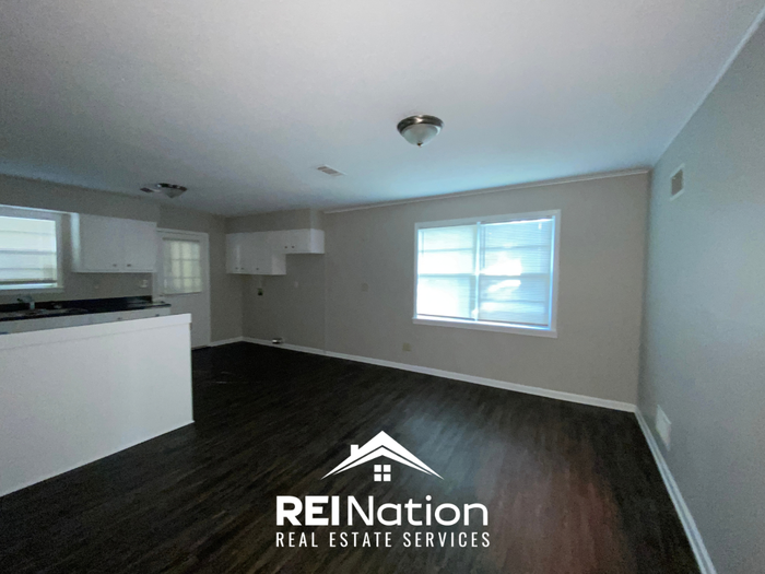3749 Emerson Ave - Photo 4 of 14