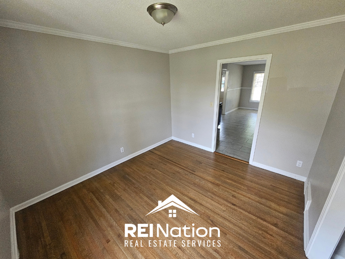 5369 Heritage Ave - Photo 3 of 21