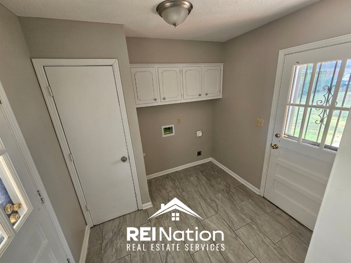 5369 Heritage Ave - Photo 7 of 21